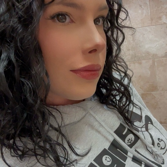 Meet your Posher, Kara - Picture 1 of 1